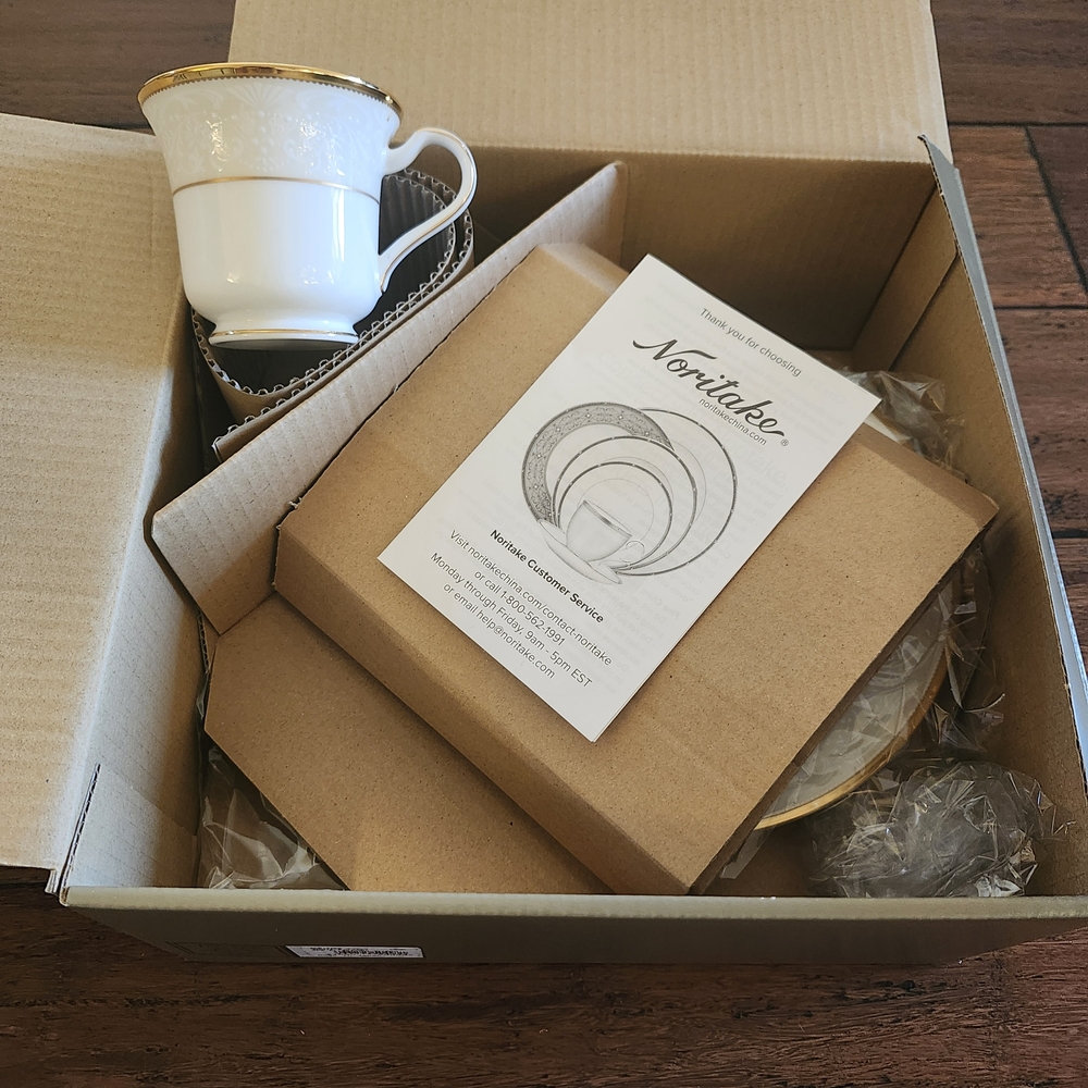 Noritake WHITE PALACE - Gold Trimmed White Bone China - 5 Piece w/ Box